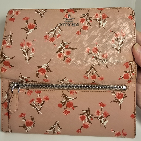 Prada Pink Saffiano Leather with Floral bouquet Pattern and Detachable ID - COA - Picture 7 of 9